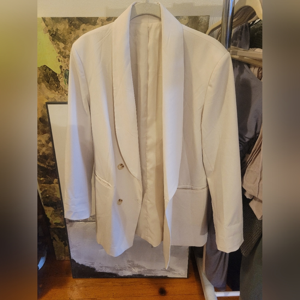 Beige Blazer with Notched Lapels and Textured Fabric